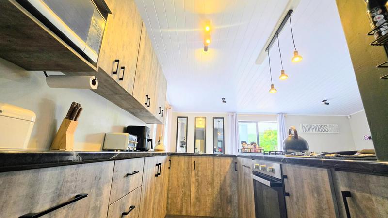 3 Bedroom Property for Sale in Kleinkrantz Western Cape
